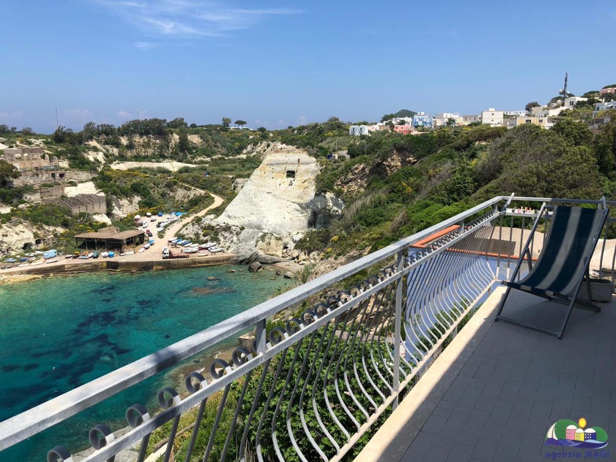 Magi - Il Tramonto Su Palmarola Apartman Ponza Kültér fotó